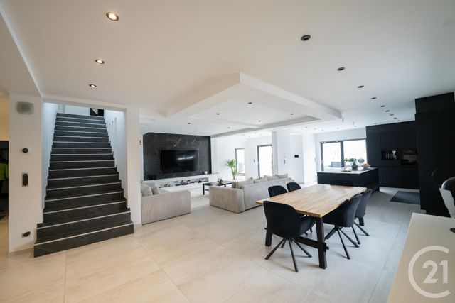 Maison à vendre - 8 pièces - 218 m2 - Ogy Montoy Flanville - 57 - LORRAINE