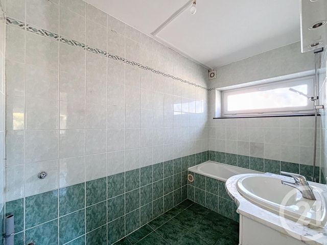 Afficher la photo en grand Appartement F4 à vendre - 4 pièces - 89,74 m2 - Marly - 57 - LORRAINE