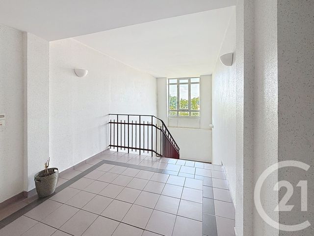 Appartement F4 à vendre - 5 pièces - 97,87 m2 - St Julien Les Metz - 57 - LORRAINE