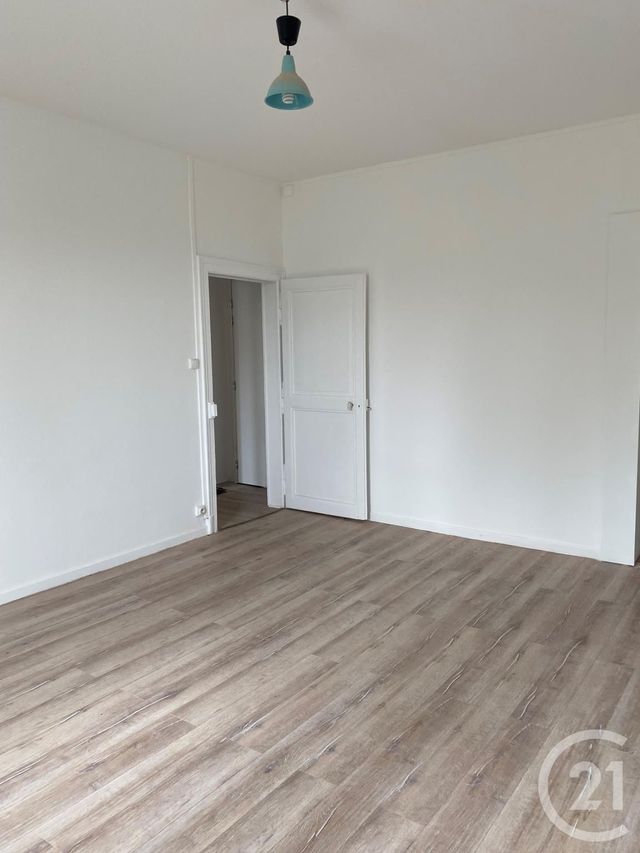 Afficher la photo en grand Appartement F3 à louer - 3 pièces - 79,51 m2 - Joeuf - 54 - LORRAINE
