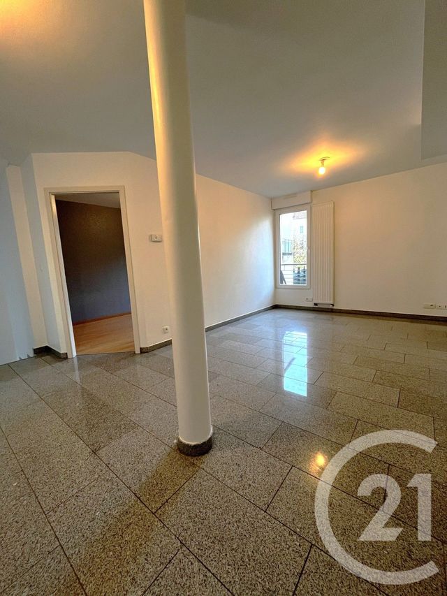 Afficher la photo en grand Appartement F2 à louer - 2 pièces - 58,87 m2 - Metz - 57 - LORRAINE