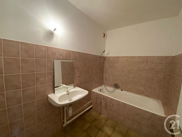 Appartement F3 à louer - 3 pièces - 65,59 m2 - Ste Marie Aux Chenes - 57 - LORRAINE