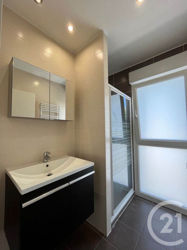 Appartement F3 &agrave; louer - 3 pi&egrave;ces - 65 m2 - Metz - 57 - LORRAINE