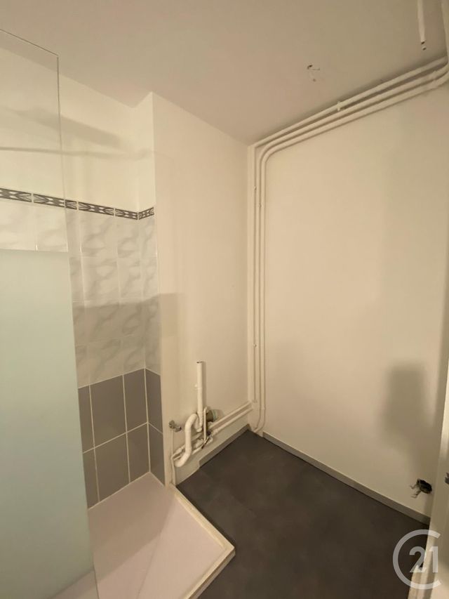 Appartement F3 &agrave; louer - 3 pi&egrave;ces - 60,55 m2 - Metz - 57 - LORRAINE