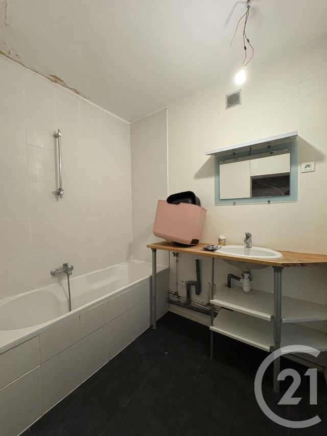 Appartement F3 &agrave; louer - 3 pi&egrave;ces - 61,23 m2 - Metz - 57 - LORRAINE