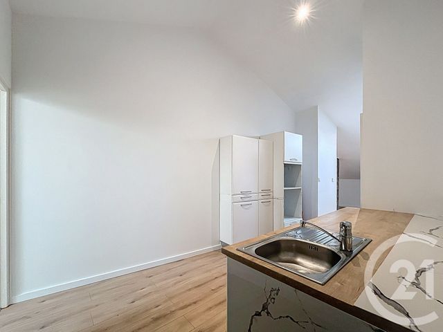 Appartement F3 &agrave; louer - 3 pi&egrave;ces - 51,70 m2 - Courcelles Chaussy - 57 - LORRAINE