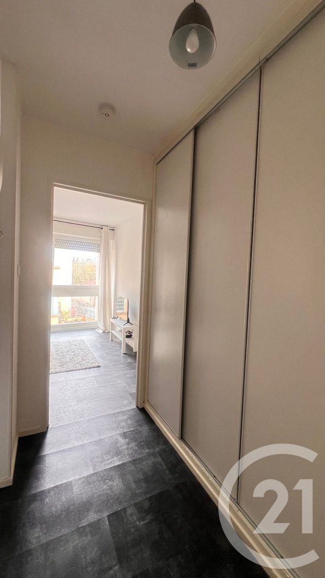 Appartement F1 &agrave; louer - 1 pi&egrave;ce - 22,96 m2 - Metz - 57 - LORRAINE