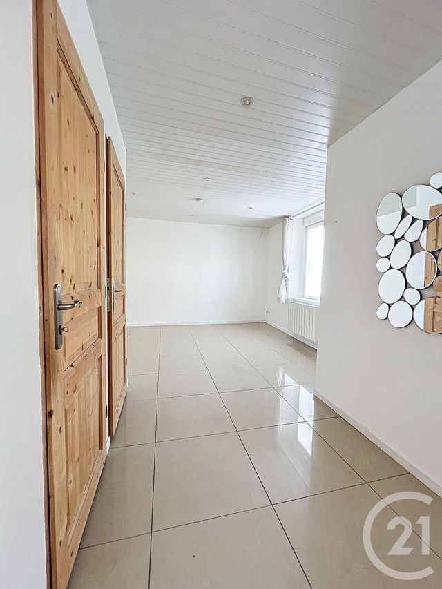 Maison &agrave; louer - 3 pi&egrave;ces - 71,63 m2 - Courcelles Chaussy - 57 - LORRAINE