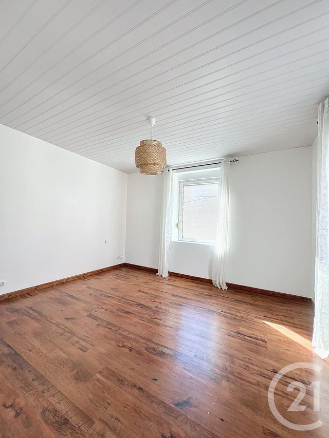 Maison &agrave; louer - 3 pi&egrave;ces - 71,63 m2 - Courcelles Chaussy - 57 - LORRAINE