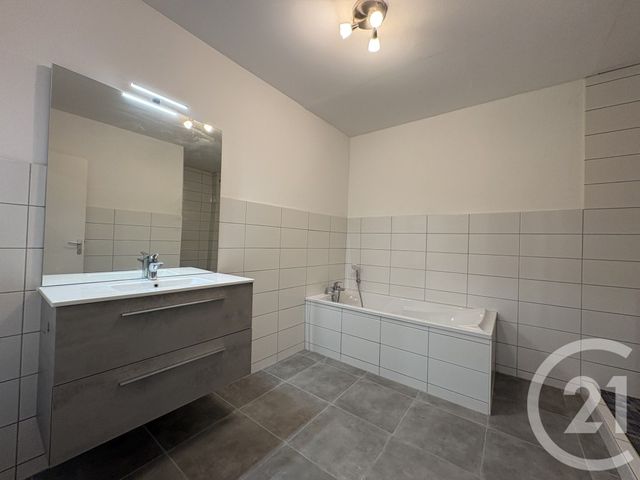Appartement F5 &agrave; louer - 5 pi&egrave;ces - 142,96 m2 - St Julien Les Metz - 57 - LORRAINE