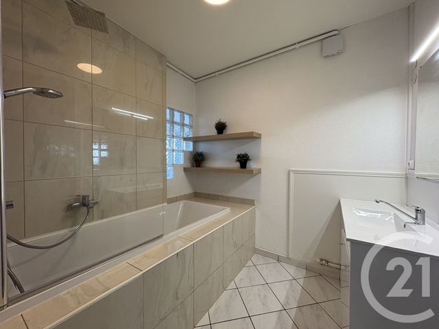 Appartement F3 &agrave; louer - 3 pi&egrave;ces - 75,87 m2 - Le Ban St Martin - 57 - LORRAINE