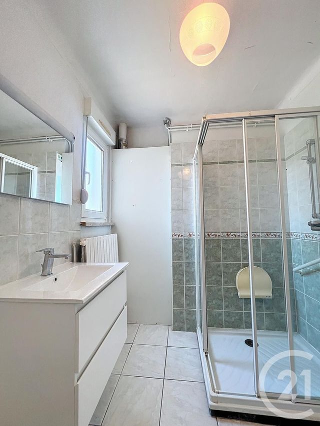Appartement F4 &agrave; louer - 3 pi&egrave;ces - 71,03 m2 - Joeuf - 54 - LORRAINE