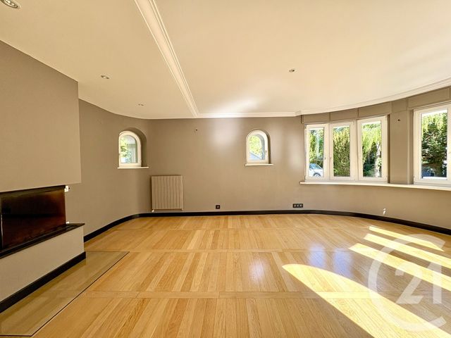 Appartement F5 &agrave; louer - 5 pi&egrave;ces - 152,88 m2 - St Julien Les Metz - 57 - LORRAINE