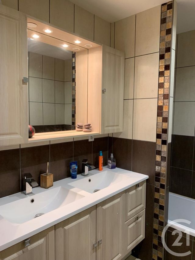 Appartement F3 &agrave; louer - 3 pi&egrave;ces - 61 m2 - Metz - 57 - LORRAINE