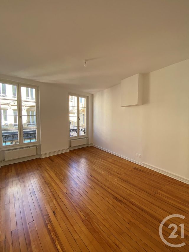 Appartement F3 &agrave; louer - 5 pi&egrave;ces - 105,76 m2 - Metz - 57 - LORRAINE