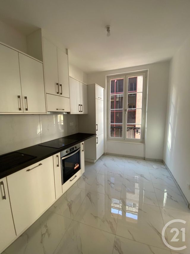 Appartement F3 &agrave; louer - 5 pi&egrave;ces - 105,76 m2 - Metz - 57 - LORRAINE