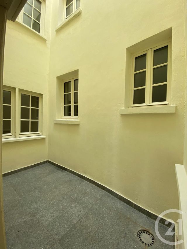 Appartement F3 &agrave; louer - 5 pi&egrave;ces - 105,76 m2 - Metz - 57 - LORRAINE