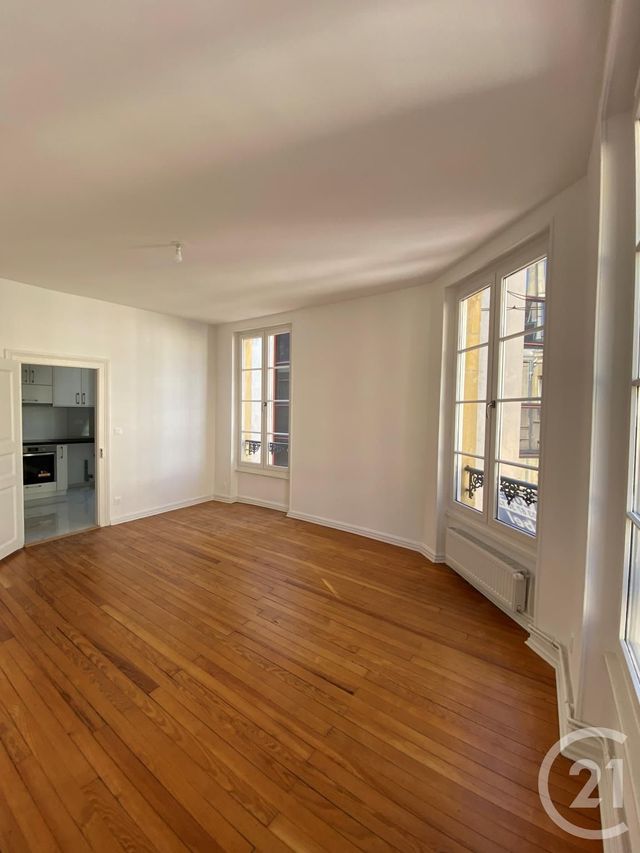 Appartement F3 &agrave; louer - 5 pi&egrave;ces - 105,76 m2 - Metz - 57 - LORRAINE